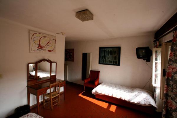 Hôtel Les Arcades Biot Habitación foto